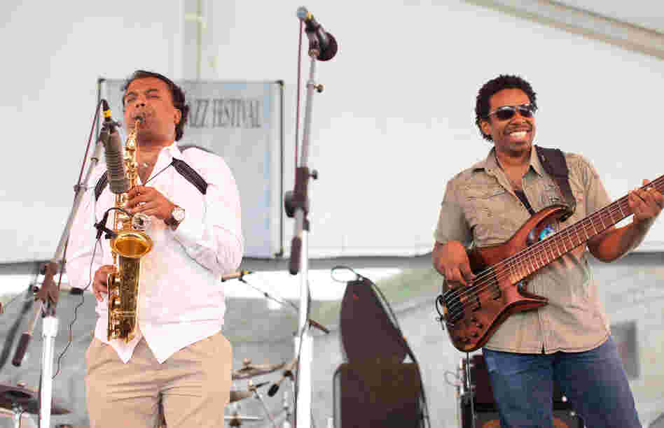 Rudresh Mahanthappa presented music from his album Samdhi with a quartet featuring bassist Rich Brown. The alto saxophonist told the audience he was inspired by doping at the 1996 Olympics ("Enhanced Performance") and the leader of the Rent Is Too Damn High Party ("breakfastlunchanddinner").