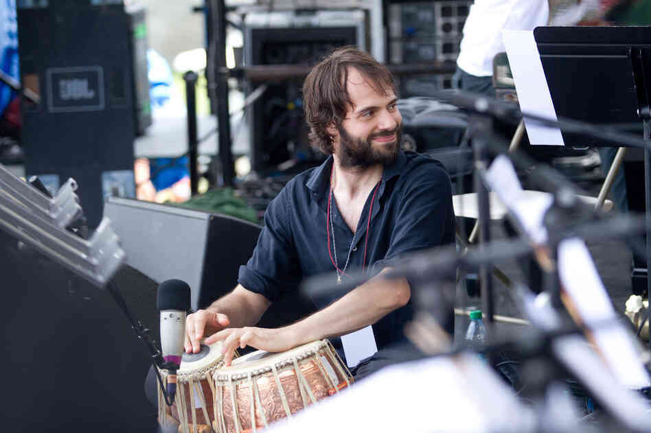Tabla player Dan Weiss was one of 24 musicians who appeared on stage for Ryan Truesdell's Gil Evans Centennial Project. Weiss would later play both tablas and drum set with Miguel Zenón and Laurent Coq's Rayuela Quartet.
