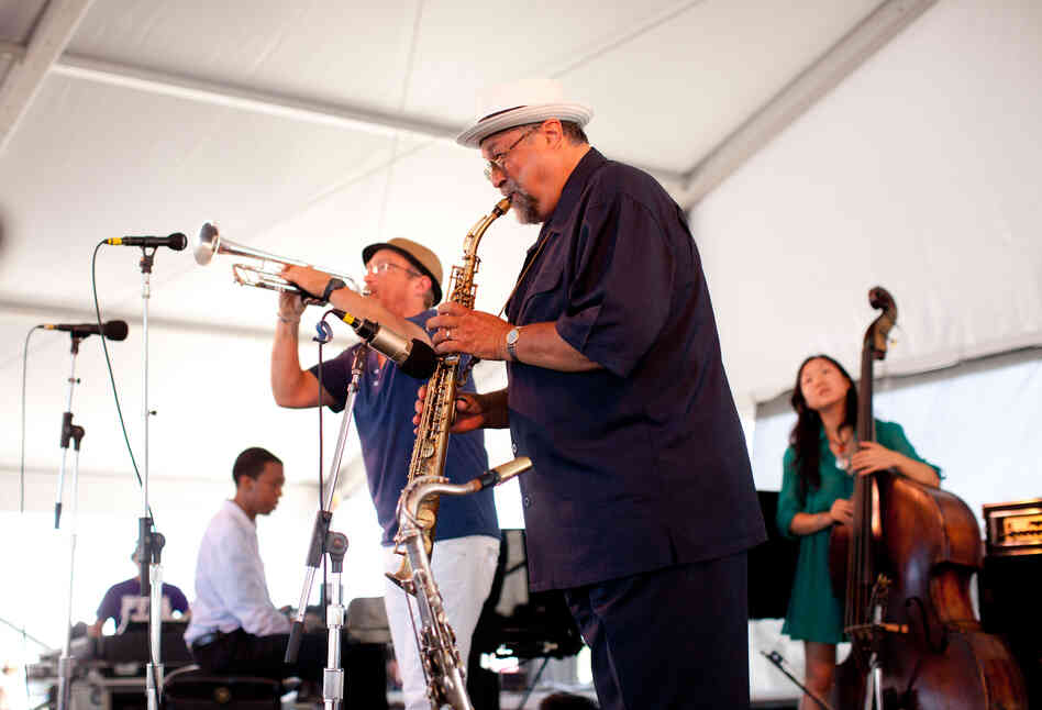 Two veteran bandleaders in their own right, saxophonist Joe Lovano and trumpeter Dave Douglas, teamed up this summer to co-lead a band they call Soundprints. They also offered roles to younger musicians like pianist Lawrence Fields and bassist Linda Oh.