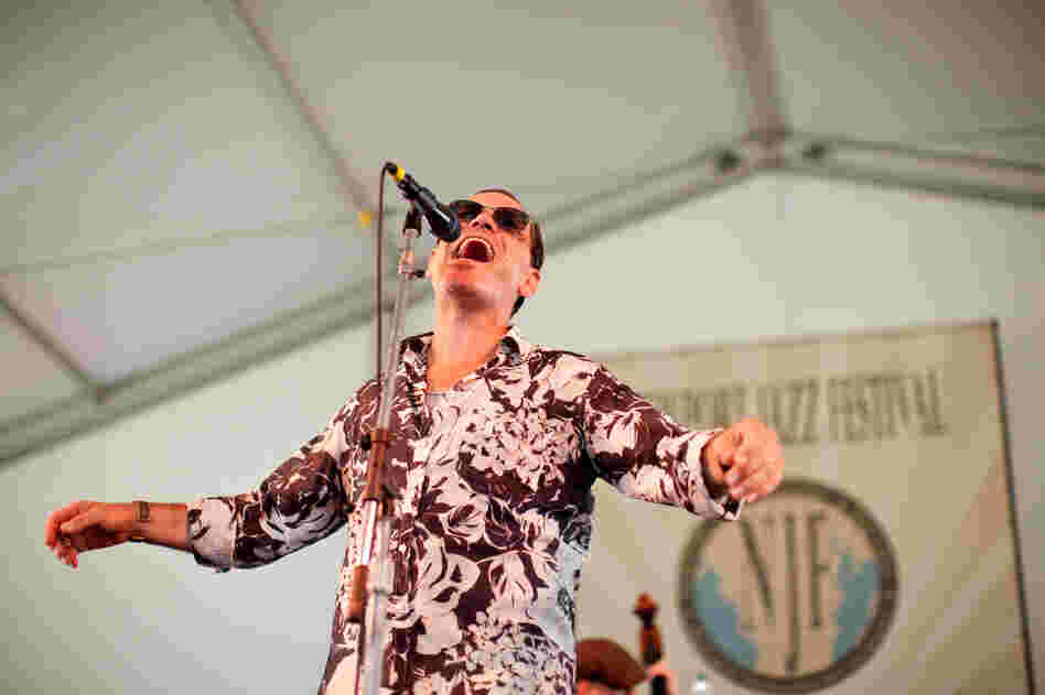 Kurt Elling offered twisty original lyrics and fresh re-scorings of pop songs during his set at the Quad Stage.