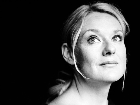 Mezzo-soprano Magdalena Kožená collaborated with a conductor she knows well, the Berlin Philharmonic's Simon Rattle — who's also her husband.