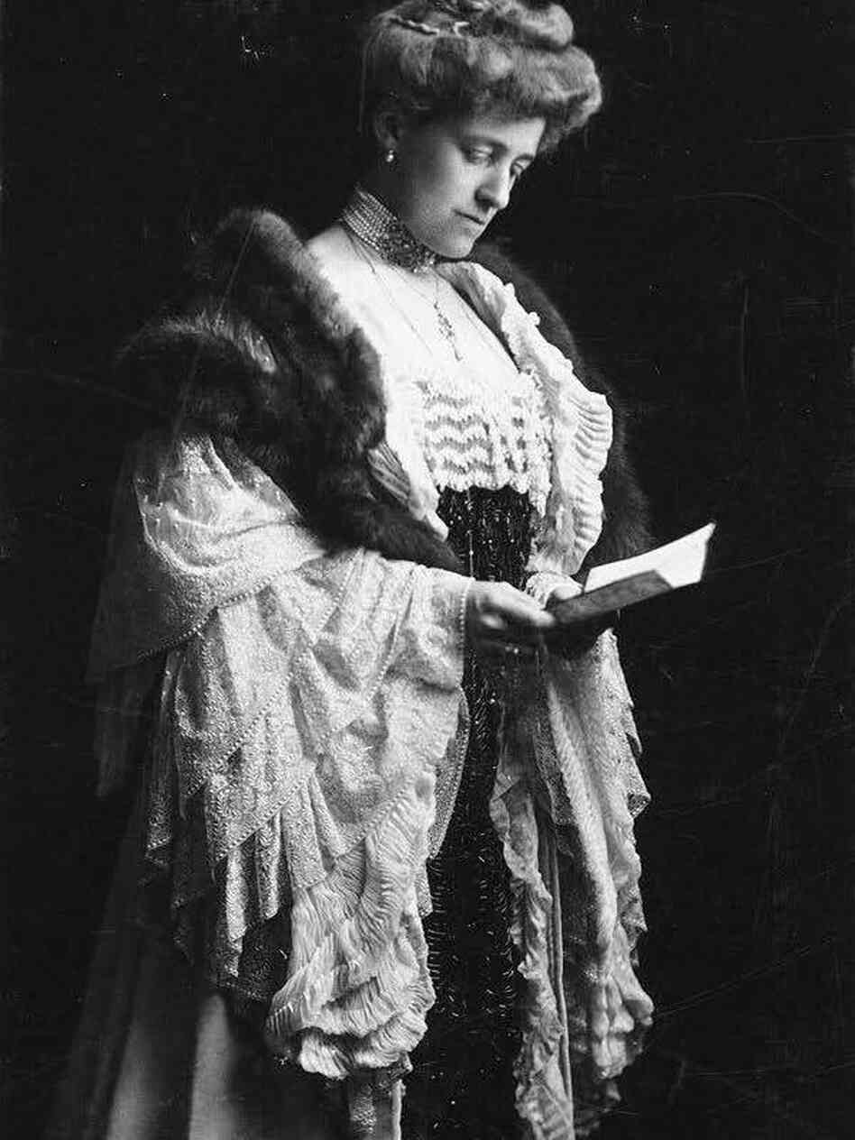 Edith Wharton moved to Paris in the early 1900s. Not long after, in 1913, after her affair with Morton Fullerton had ended, she divorced her husband of more than 20 years.