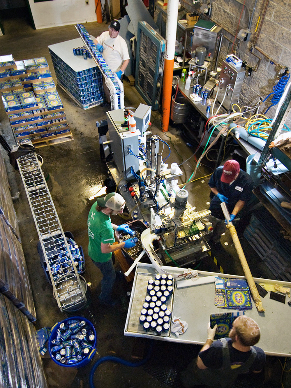 Microbrewery Boulder Beer uses Mobile Canning's equipment to pack its brews.