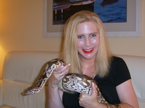 Taryn Hook was so worried about her sick boa constrictor, Larry, that she appealed to a virologist at the University of California, San Francisco, for help.