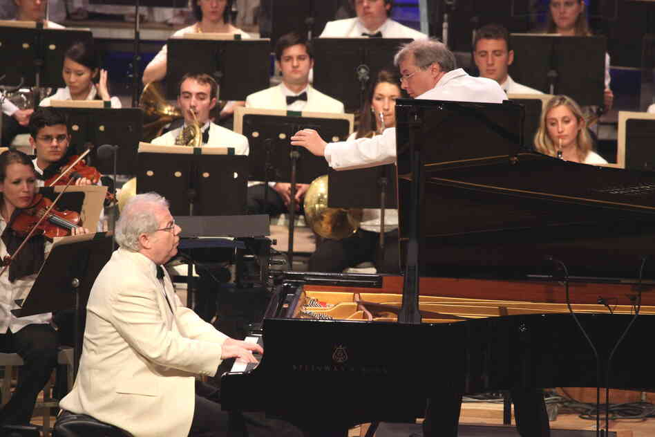 Emanuel Ax, a longtime friend of Tanglewood, teamed up with the young musicians of the Tanglewood Music Center Orchestra and conductor Stefan Asbury in two movements from Haydn's Piano Concerto No. 11 in D Major.