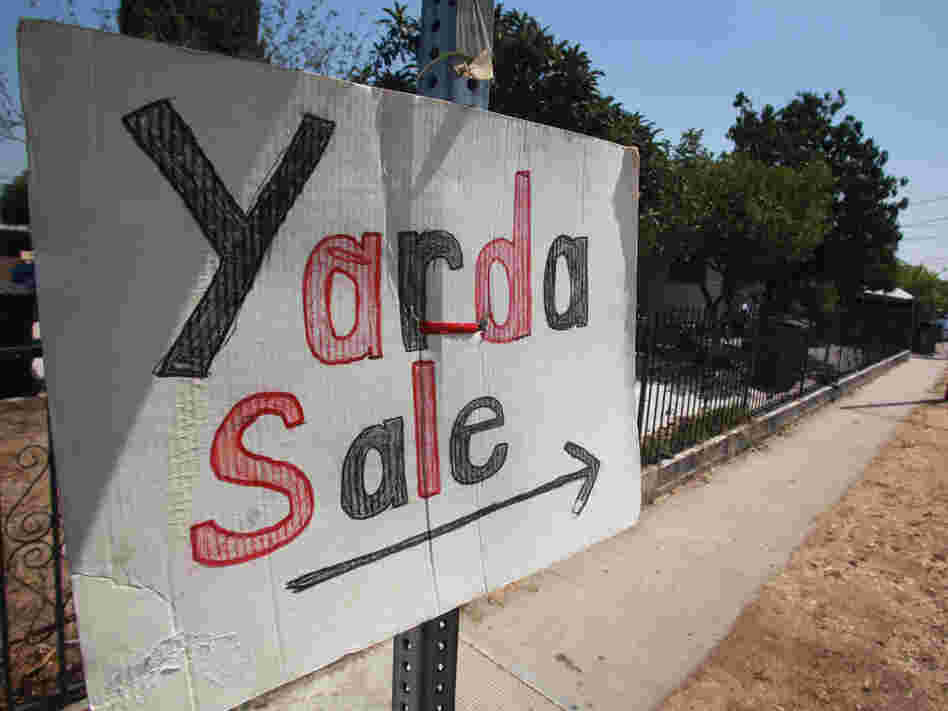 Spanglish, a mixture of English and Spanish, has been spoken for more than a century. A sign in Spanglish advertises a yard sale in Los Angeles in 2009.