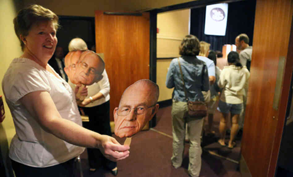 Merrill Auditorium volunteers handed out Carl's head to the audience members as they entered the venue. Merrill Auditorium volunteers handed out Carl's head to the audience members as they entered the venue.