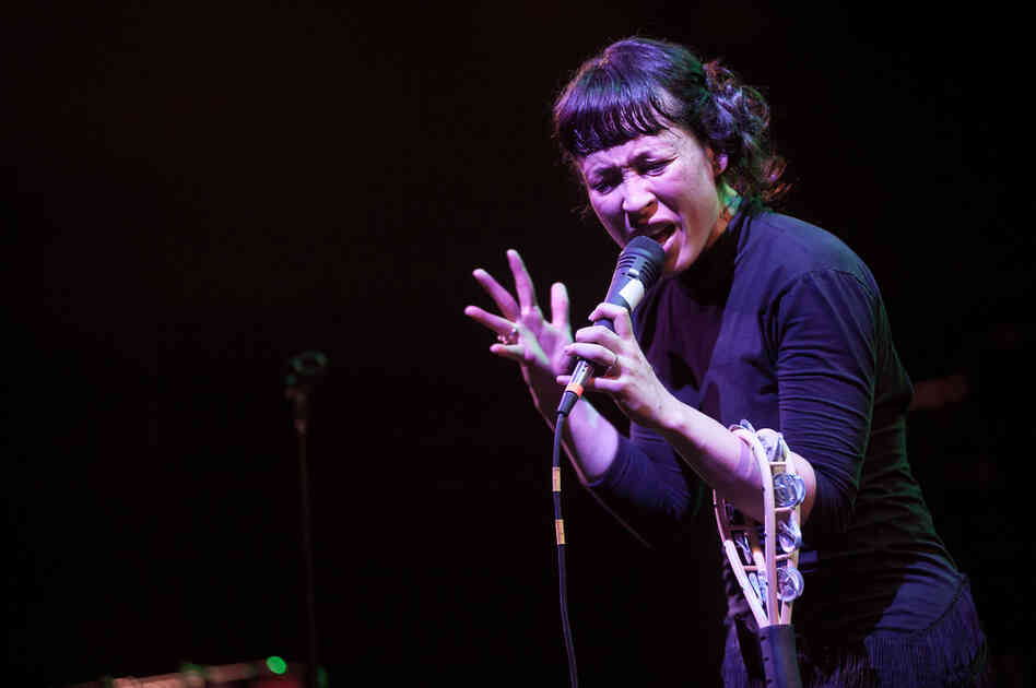 Nagano brought the crowd to a standstill on the atypical slower number "Twice."