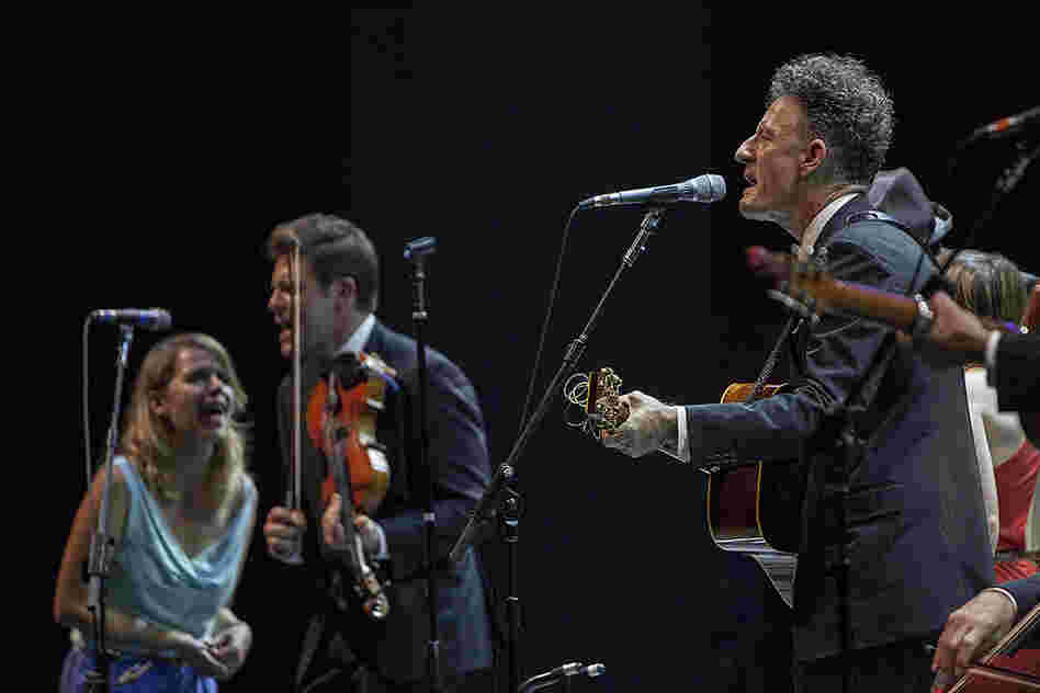 Aoife O'Donovan (left), who played an opening set earlier in the evening, joined Lovett for several tunes, including "One Way Gal" and "Remember Well."