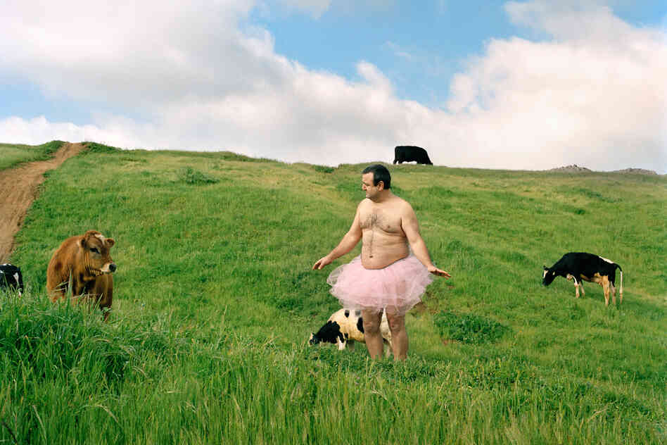 The Tutu Project was Bob Carey's way of coping with his wife's cancer.