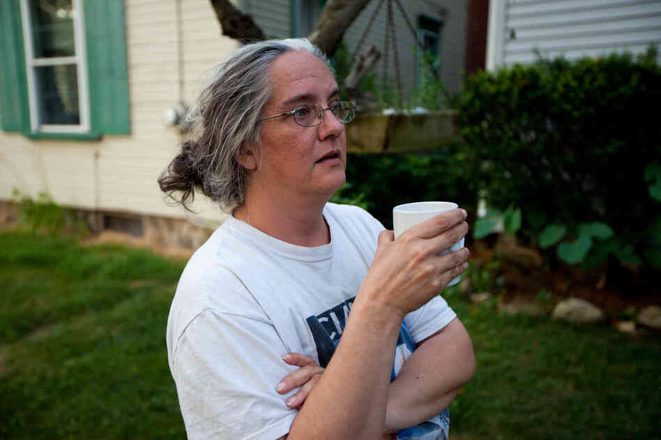 Michelle BarlondSmith and her husband lived in a riverfront trailer park. BarlondSmith says the sickening fumes from the oil lasted for months.
