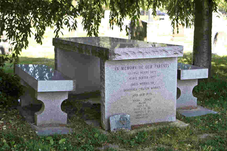 Washington funeral grounds like Congressional Cemetery often served as parks for the city's residents. Gravestones shaped like picnic tables encouraged people to come and spend the day, and even have a picnic.