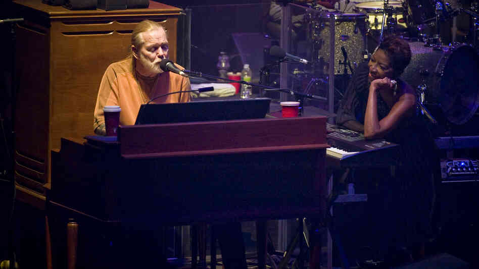 Gregg Allman and Natalie Cole perform at the Tune In to Hep C benefit concert at the Beacon Theatre in New York on July 27, 2011. Both singers have battled chronic hepatitis C.