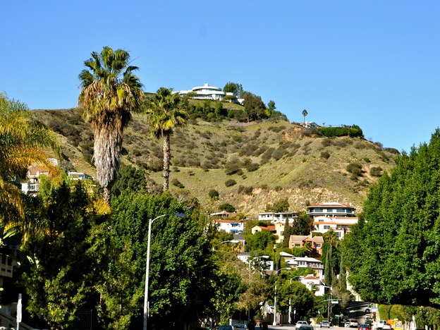 Full of luxurious homes, LA's Hollywood Hills are a standard stomping ground for Crais' recurring protagonists, Elvis Cole and Joe Pike.