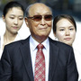Rev. Sun Myung Moon (left), founder of the Unification Church, and his wife, Han Hak Ja, attend the ceremony after the Peace Cup final match between Hamburger SV and Seongnam Ilhwa Chunma at Suwon World Cup Stadium on July 22 in Suwon, South Korea. Rev. Sun Myung Moon (left), founder of the Unification Church, and his wife, Han Hak Ja, attend the ceremony after the Peace Cup final match between Hamburger SV and Seongnam Ilhwa Chunma at Suwon World Cup Stadium on July 22 in Suwon, South Korea.