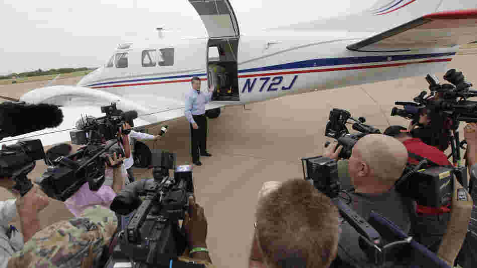 Mike Stuart of Dynamic Aviation speaks to the media this week about the type of plane used for aerial spraying in Dallas. The city and county are conducting aerial spraying to combat the nation's worst outbreak of West Nile virus, which has killed at least 10 people and sickened about 200. Mike Stuart of Dynamic Aviation speaks to the media this week about the type of plane used for aerial spraying in Dallas. The city and county are conducting aerial spraying to combat the nation's worst outbreak of West Nile virus, which has killed at least 10 people and sickened about 200.