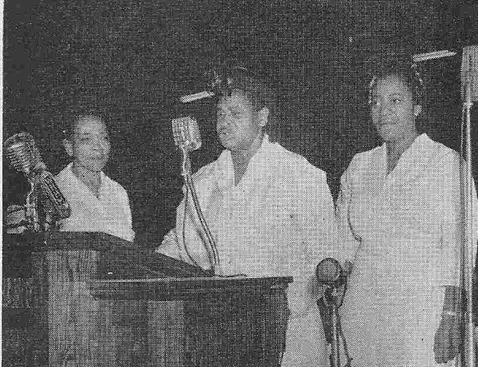 One of few known images of Arizona Dranes (center). One of few known images of Arizona Dranes (center).