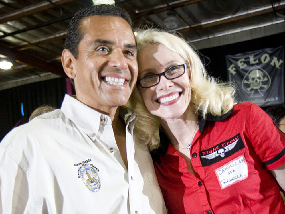 Rebecca Ninburg, aka Demolicious, with Los Angeles Mayor Antonio Villaraigosa.