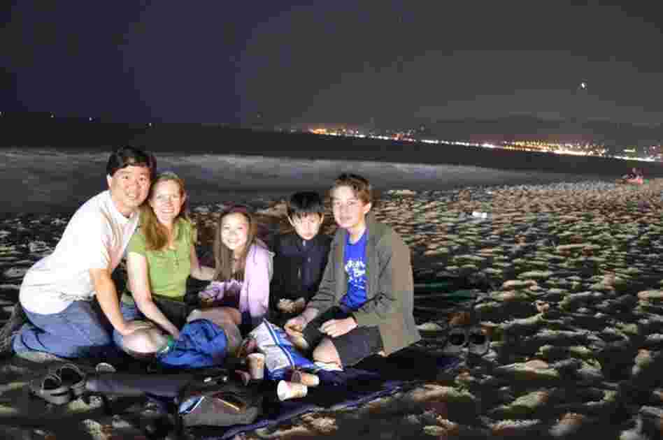 David Oh, wife Bryn and his children Braden, 13, Ashlyn, 10, and Devyn, 8, picnic in Santa Monica beach at about 1 a.m.