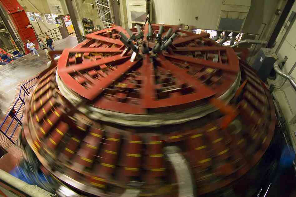 Angel uses this rotating furnace at the Steward Observatory Mirror Lab on the University of Arizona campus to make his giant mirrors. The process, called "spin casting," helps form the molten glass into the parabolic shape needed for focusing light.