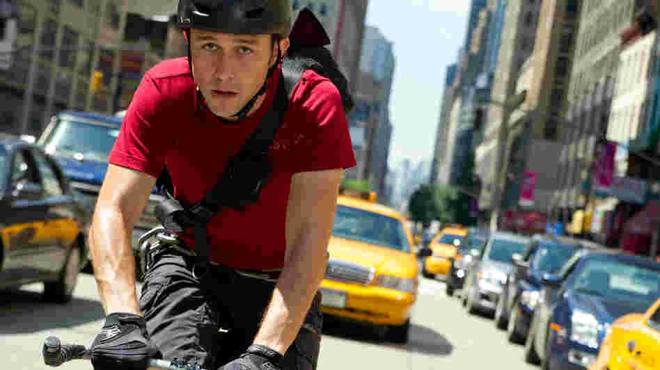 Bike messenger Wilee (Joseph Gordon-Levitt) finds himself carrying a package that leads to a perilous chase.