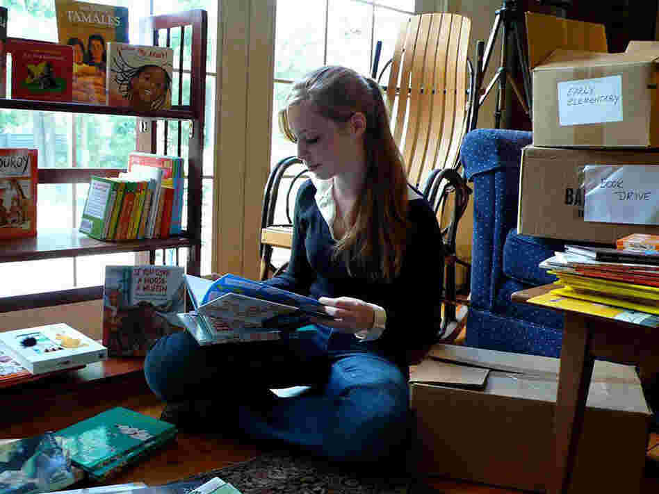 Elizabeth Jane Handel of A Book from Mom.