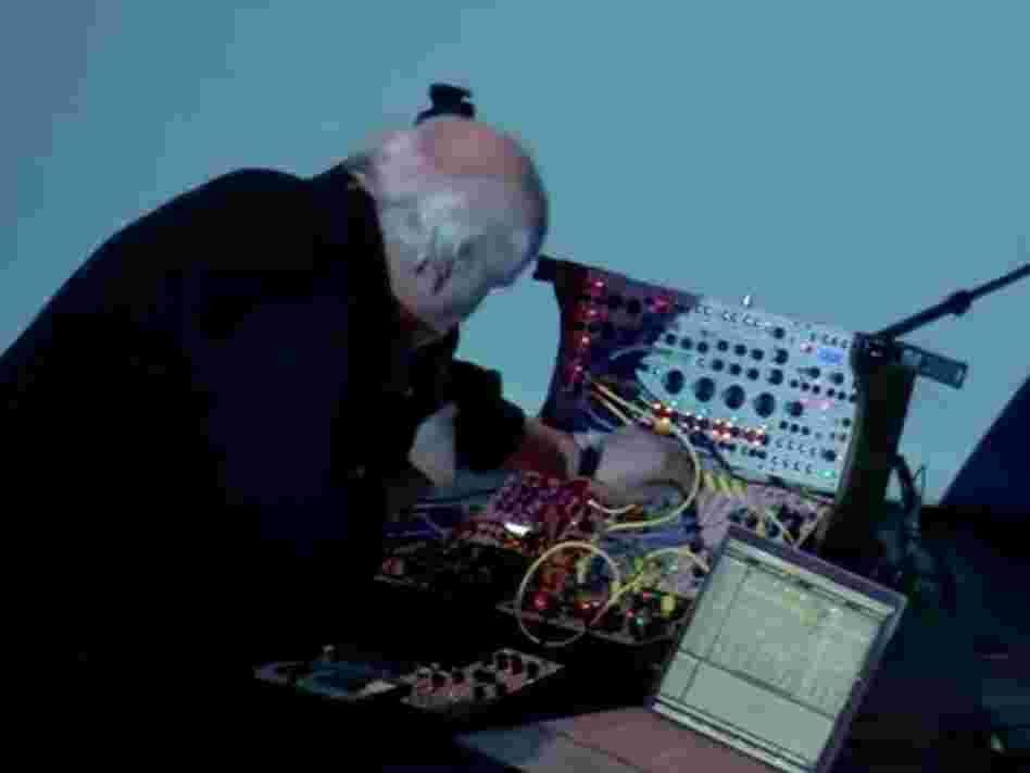 Morton Subotnick performing Silver Apples of the Moon in 2011