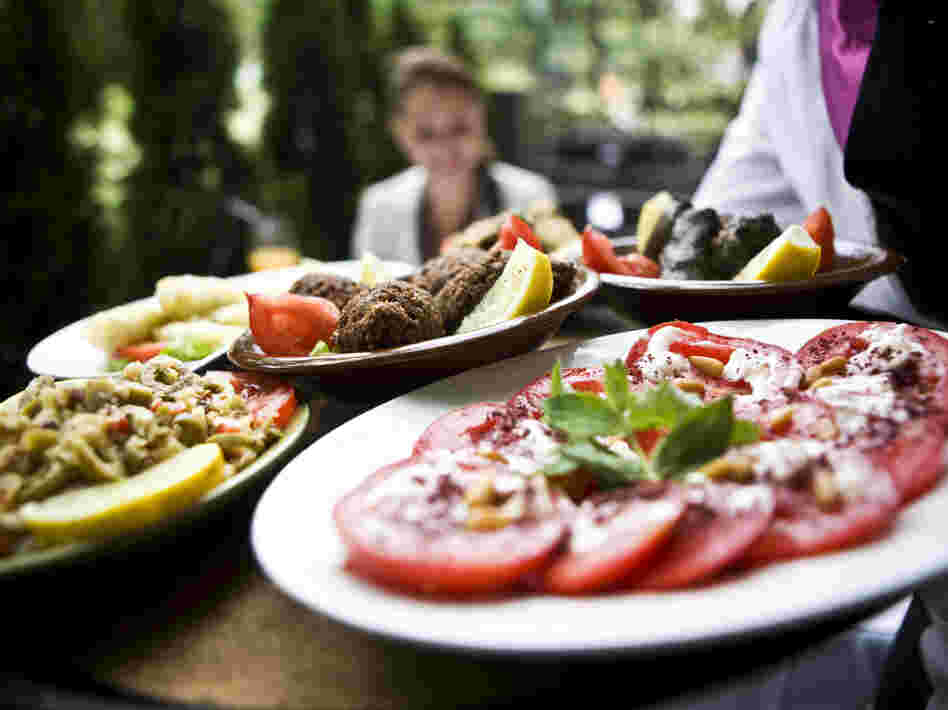 Older women on a diet don't need to stop eating out; they just may need to make wiser food choices to keep weight off.