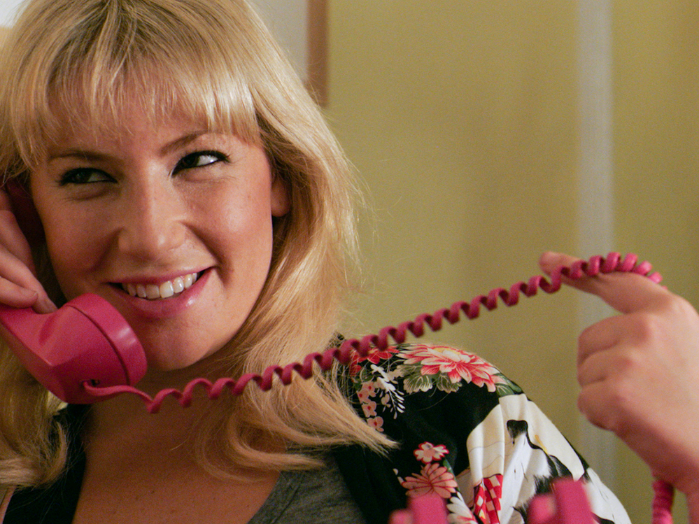 Loudmouthed nail-salon employee Katie supplements her income by moonlighting as a phone sex operator.