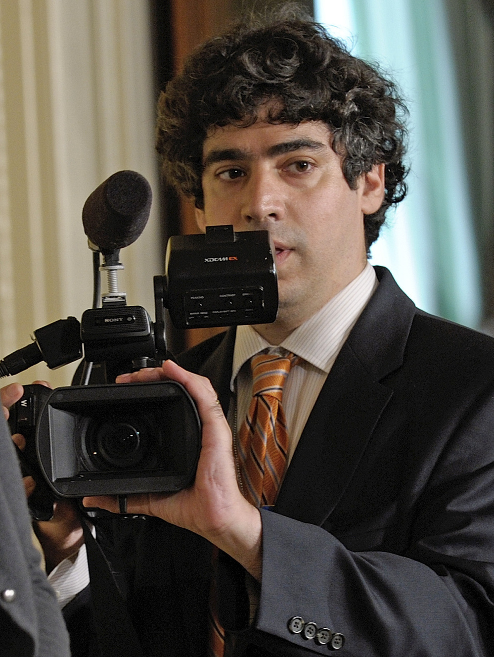 Before joining candidate Obama's new media team in 2008, Arun Chaudhary worked in film in New York and was on the faculty of NYU's graduate film school.