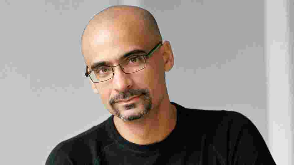 Junot Diaz's new book is titled This Is How You Lose Her. 