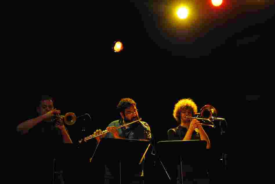 A trio of local musicians joined the dB's on stage for "Living a Lie," from the band's 1982 album Repercussion.