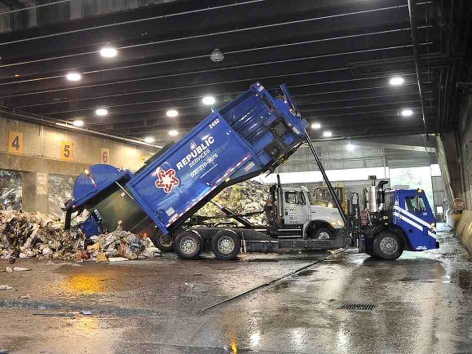 A garbage truck at the Harrisburg, Pa., incinerator. A garbage truck at the Harrisburg, Pa., incinerator.