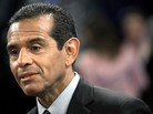 Los Angeles Mayor Antonio Villaraigosa on the floor of the Time Warner Cable Arena on Sunday. Los Angeles Mayor Antonio Villaraigosa on the floor of the Time Warner Cable Arena on Sunday.