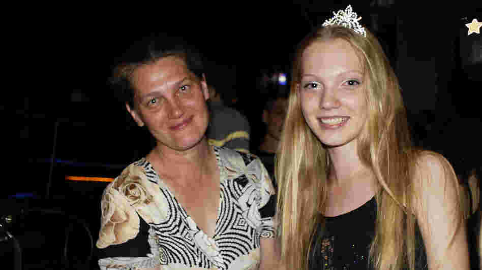 Nadya Vall, a 13-year-old Russian girl who is sent off to Tokyo to become a model, is hoping to satisfy her parents' desire to afford a larger home.