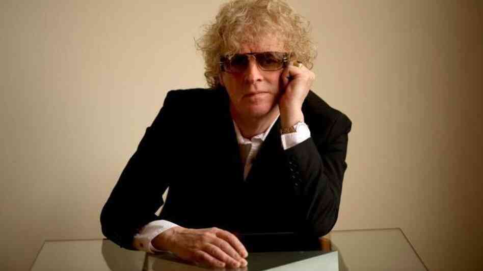 Ian Hunter once is at once crafty and mindful of craft, striving mightily to make his music seem tossed off.