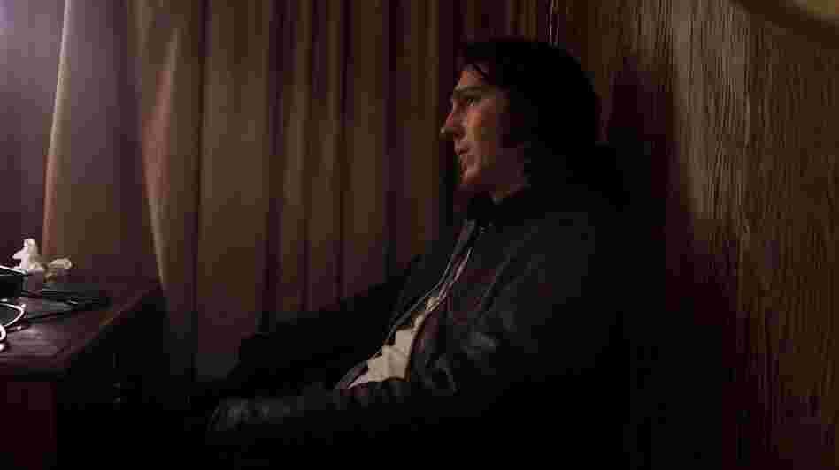 Joby (Paul Dano) is increasingly detached from the rest of humanity as he travels to sign divorce papers with his soon-to-be-ex-wife.