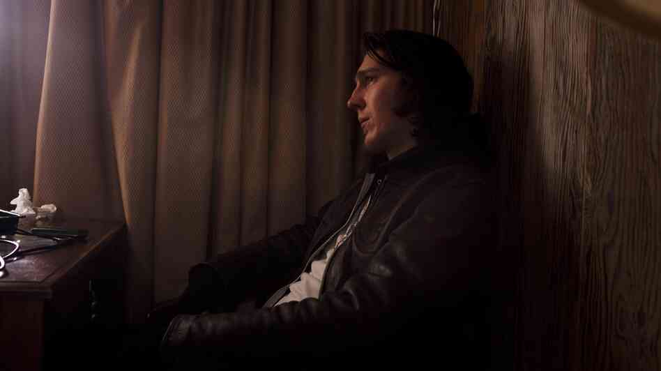 Joby (Paul Dano) is increasingly detached from the rest of humanity as he travels to sign divorce papers with his soon-to-be-ex-wife.