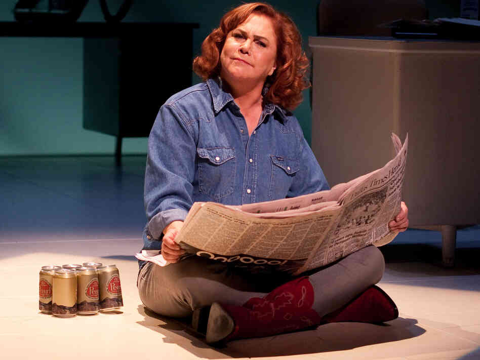 Kathleen Turner stars as Molly Ivins in Red Hot Patriot.