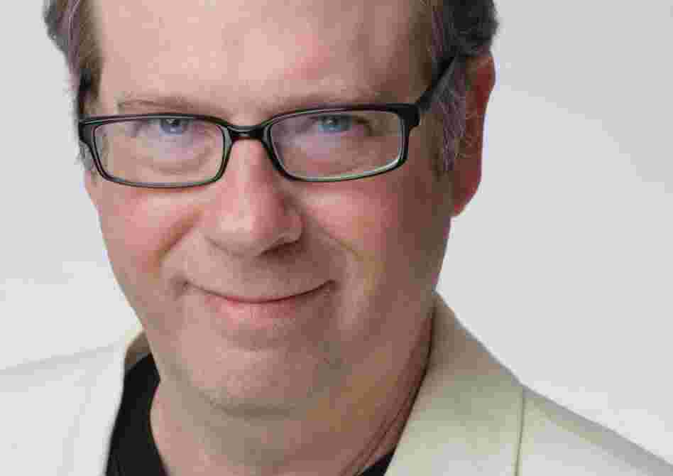 Stephen Tobolowsky is an actor and writer. He also hosts the podcast The Tobolowsky Files.