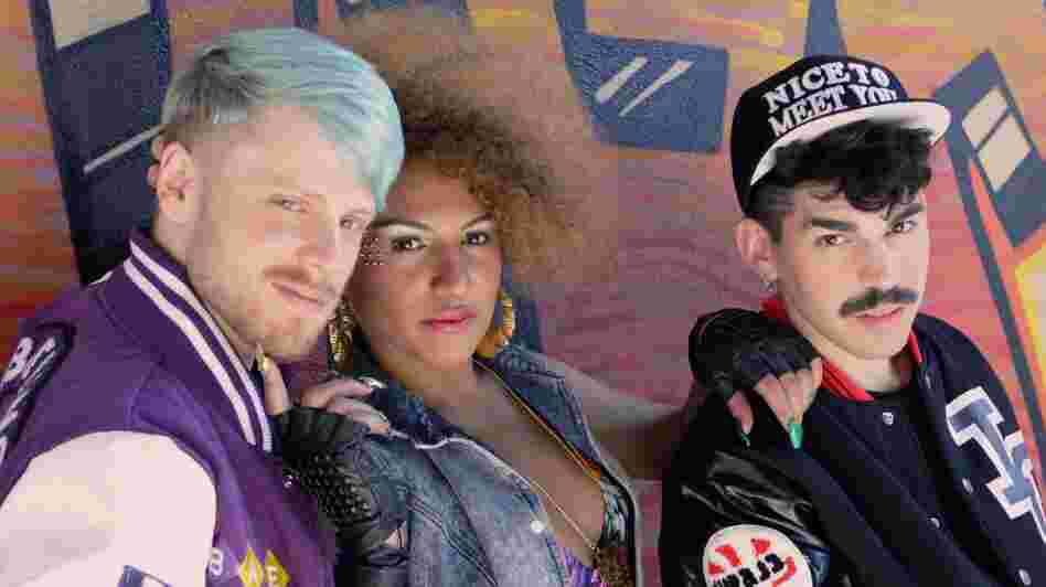 Banda UO is a Brazilian techno brega ("cheesy techno") outfit with a new album called Motel. Banda UO is a Brazilian techno brega ("cheesy techno") outfit with a new album called Motel.