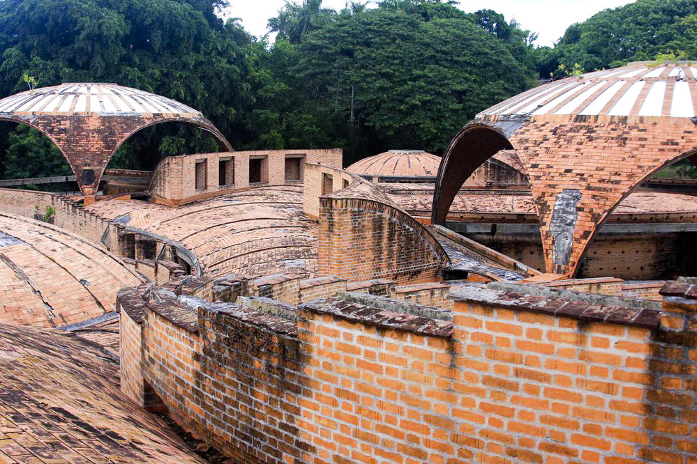 Cuban ballet dancer Carlos Acosta has a bold plan to transform a long-abandoned, incompletely built ballet school in Havana into a global cultural and dance center. But some fear the plan is a step toward "privatization."