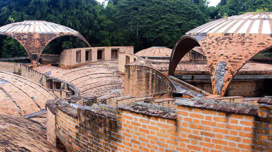 Cuban ballet dancer Carlos Acosta has a bold plan to transform a long-abandoned, incompletely built ballet school in Havana into a global cultural and dance center. But some fear the plan is a step toward "privatization."