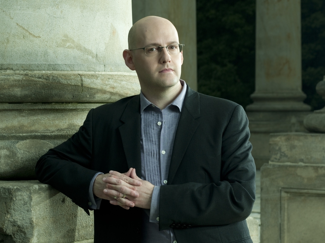 Best-selling author Brad Meltzer is our judge for Round 9 of Three-Minute Fiction. His books include The Inner Circle, The Book of Fate and The Millionaires. His latest book, The Fifth Assassin, is due out in January.