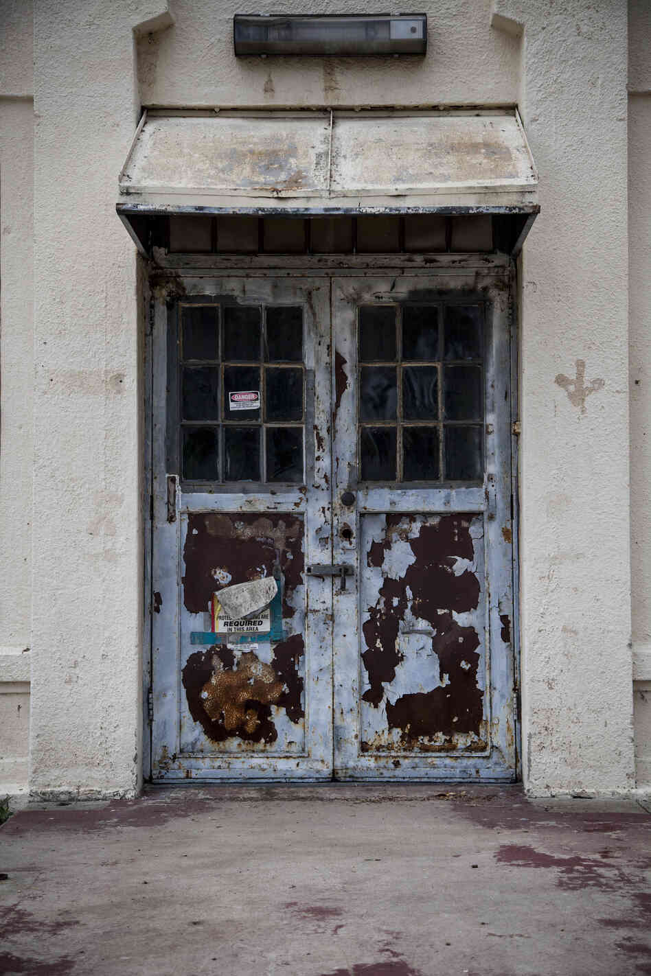 The campus has more than a dozen long-term rental deals with various enterprises, most of which don't serve veterans. There's a private baseball stadium, storage for film sets and a laundry for Marriott Hotels. Meanwhile, other buildings sit abandoned.