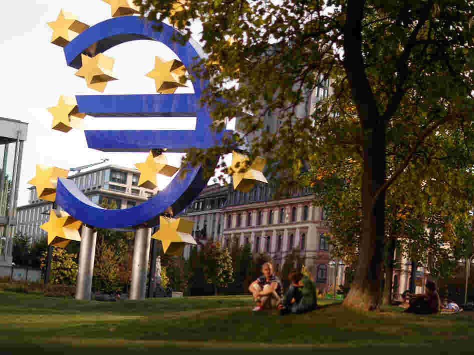The symbol of the European common currency, the Euro stands next to the headquarters of the European Central Bank (ECB) on September 27, 2011 in Frankfurt am Main, Germany.