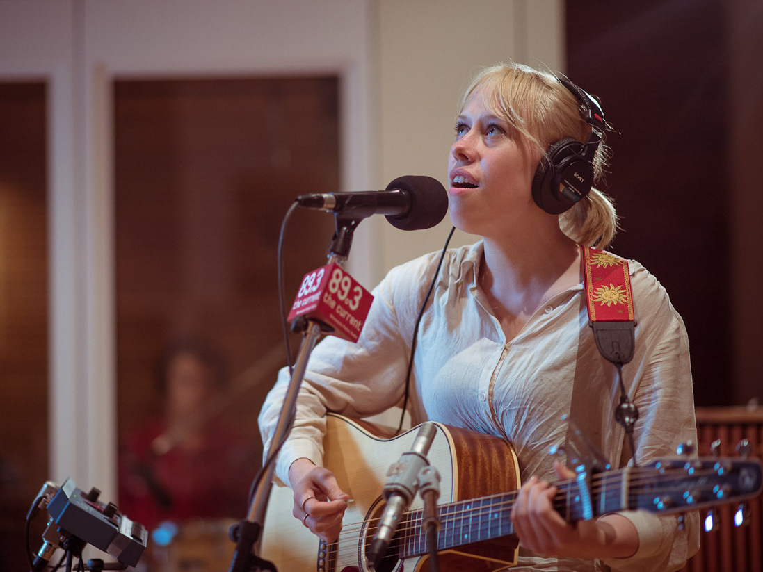 Bomba De Luz: High School Heroes