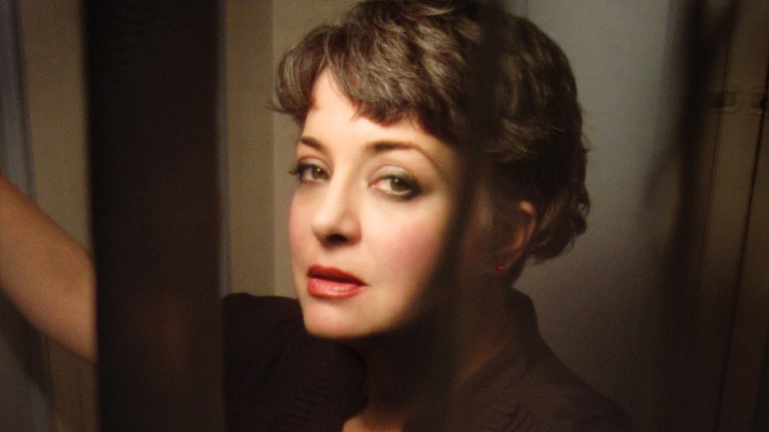 Kelly Hogan.