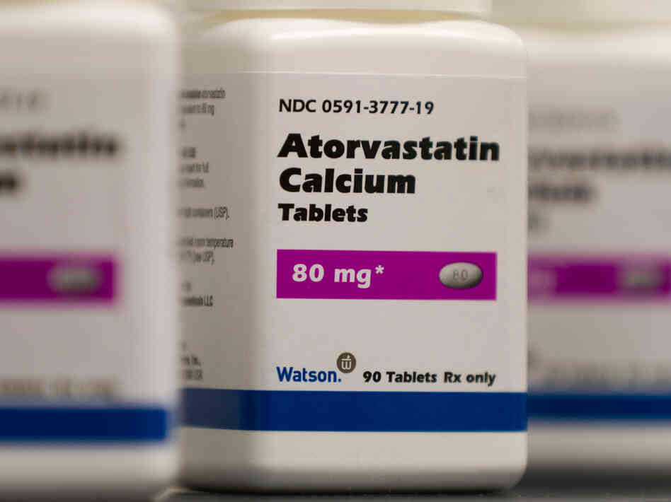 Generic versions of Lipitor, like these made by Watson Pharmaceuticals, are now free at some retailers, as long as you have a prescription.