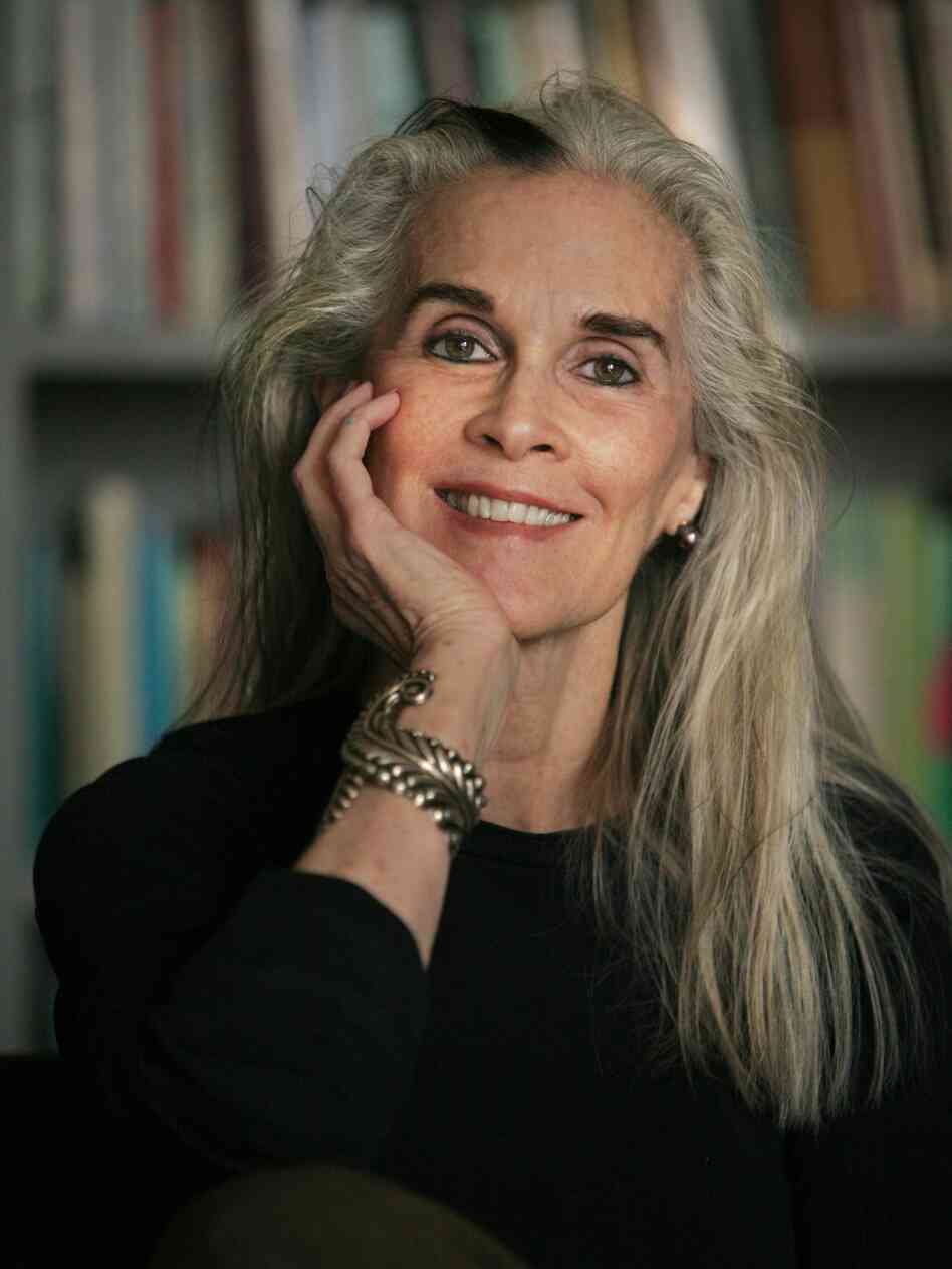 Susanna Moore is the author of several books, including a memoir, I Myself Have Seen It: The Myth of Hawai'i. 